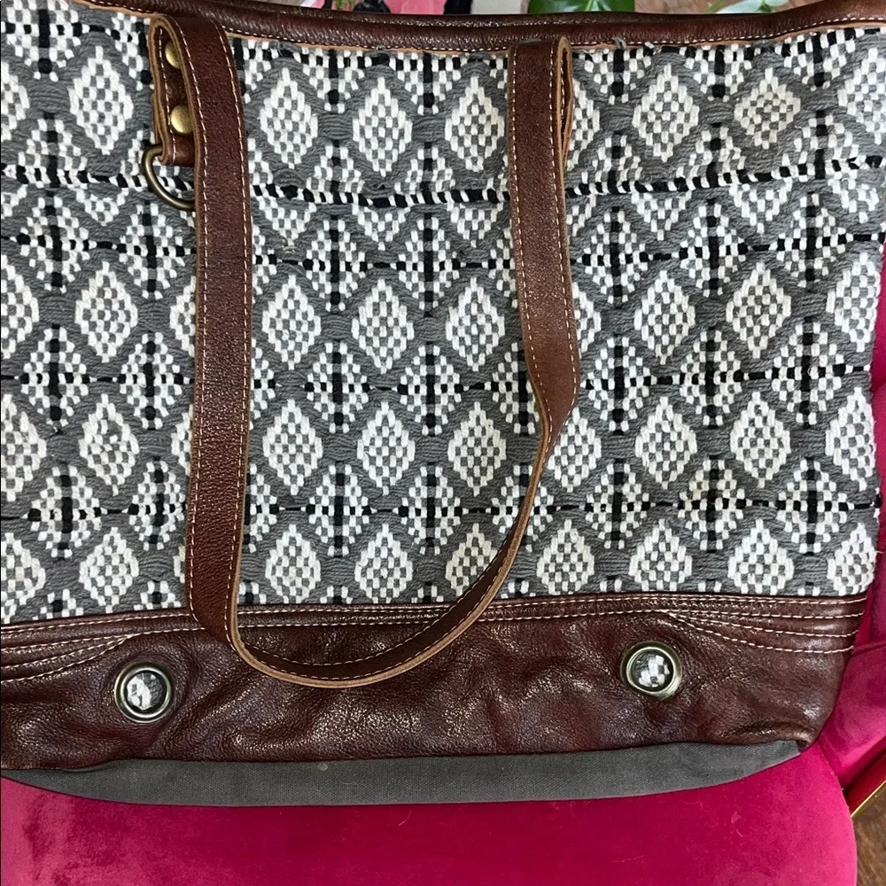 Myra Bag Large Tote